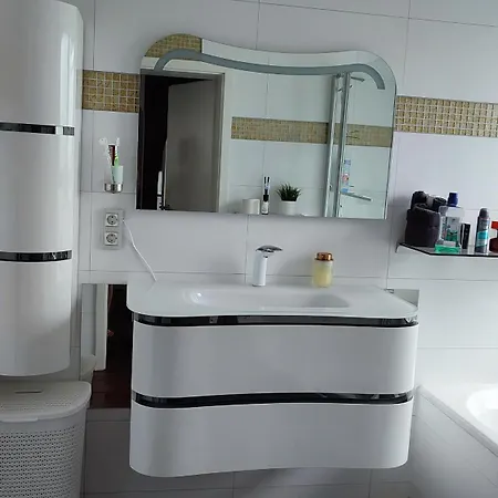 Проживание в семье Homeoffice Kueche Wlan Tv Mit Terrasse Grill Hove (Rhein-Sieg)